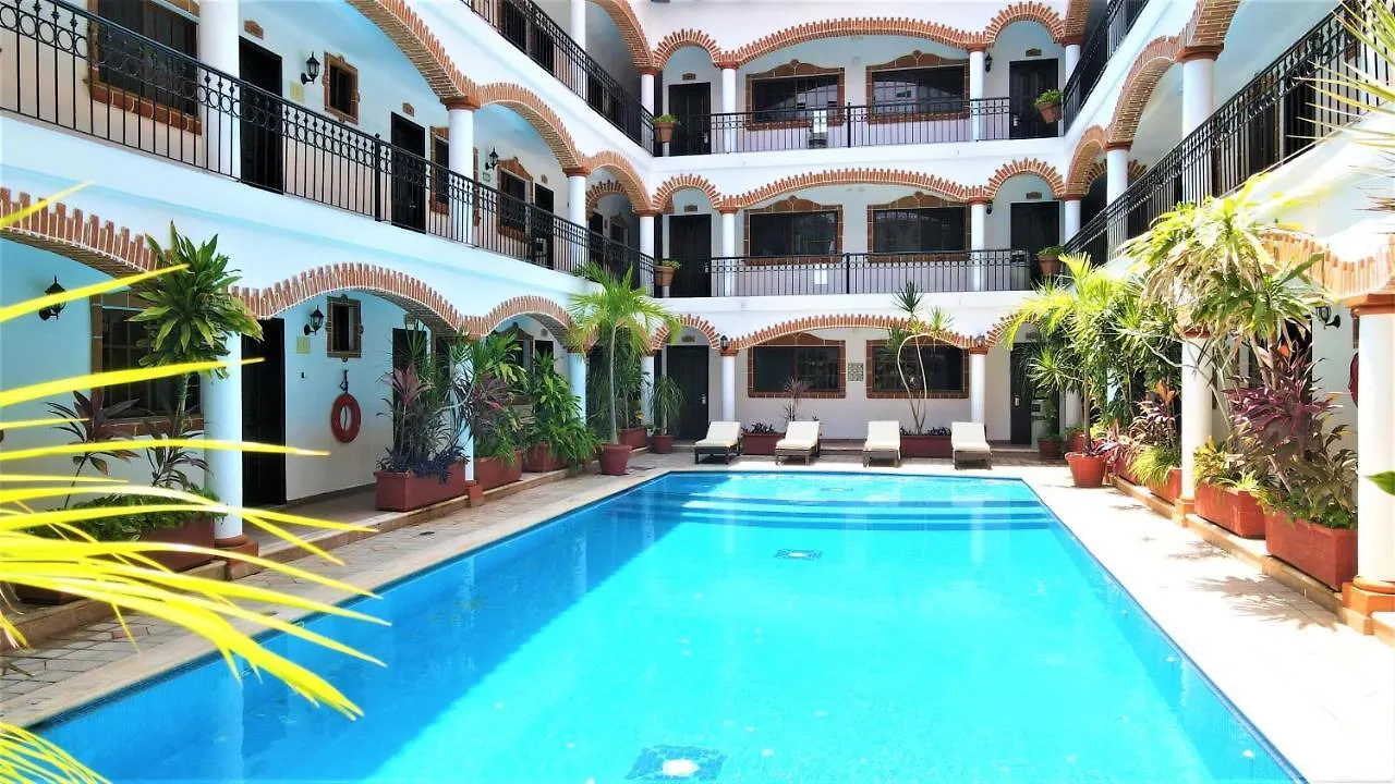 Hotel Colonial Playa Del Carmen 3*,